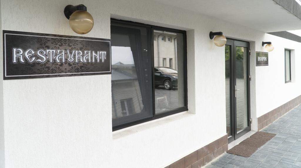 Hotel La Conac Vaslui Esterno foto