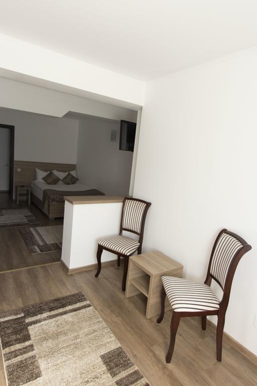 Hotel La Conac Vaslui Esterno foto