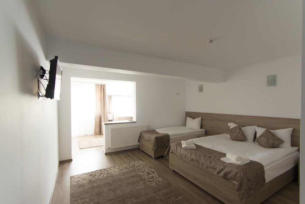 Hotel La Conac Vaslui Esterno foto
